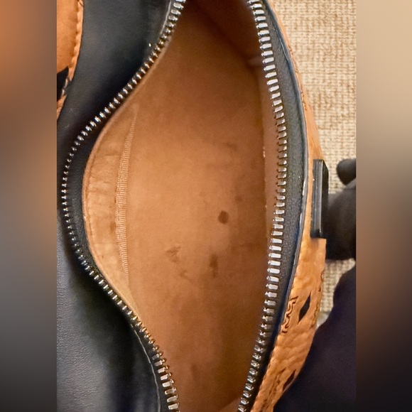 Large MCM Fursten Belt Bag in Visetos - Picture 7 of 10